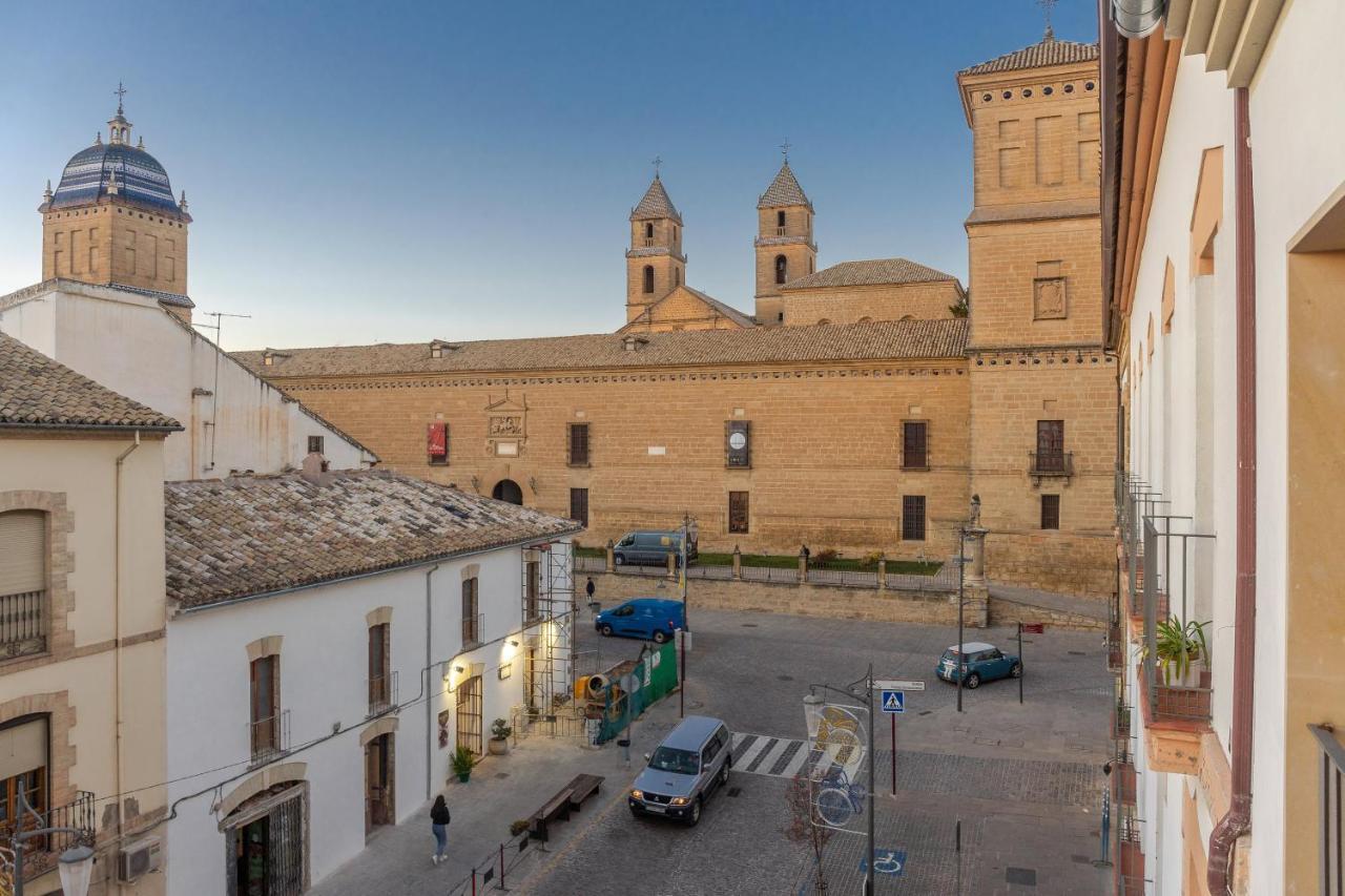 Apartamentos Turisticos Torres De Santiago ウベダ エクステリア 写真